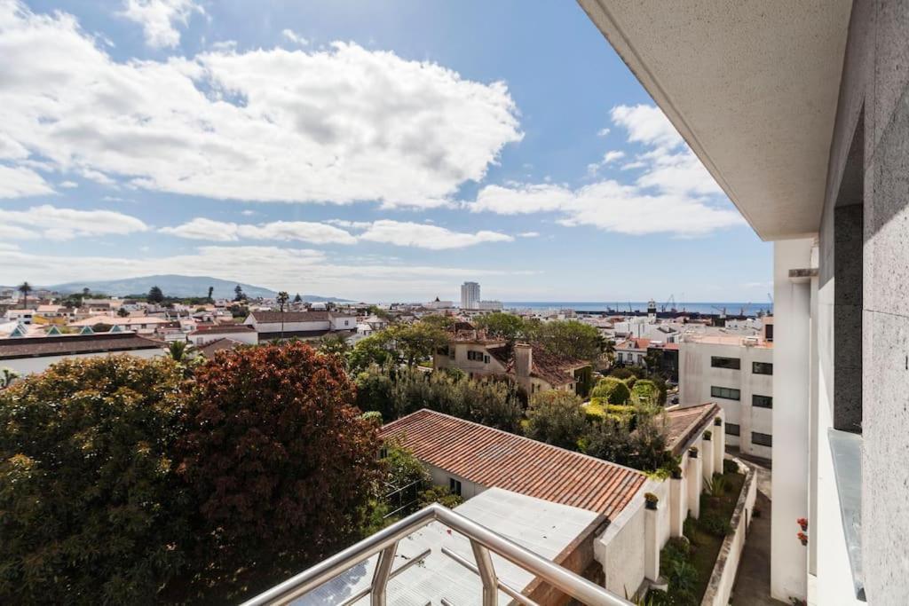 Ponta Delgada Penthouse City Center Apartment מראה חיצוני תמונה